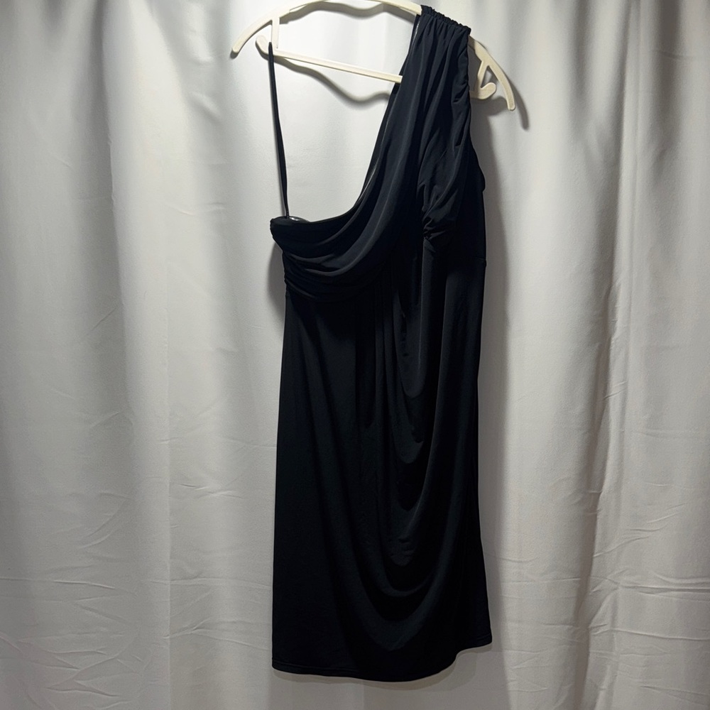 Elegant Black One-Shoulder Dress